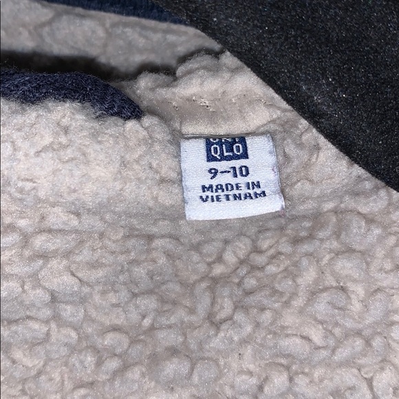 Boys navy Uniqlo Sherpa-lined zip up hoodie - Picture 3 of 3